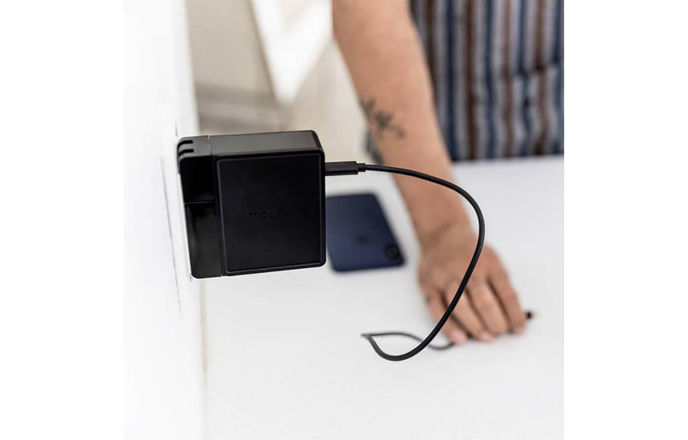 Mophie Powerstation Hub 18w Wireless Charging Portable Battery 6000 mAh Black