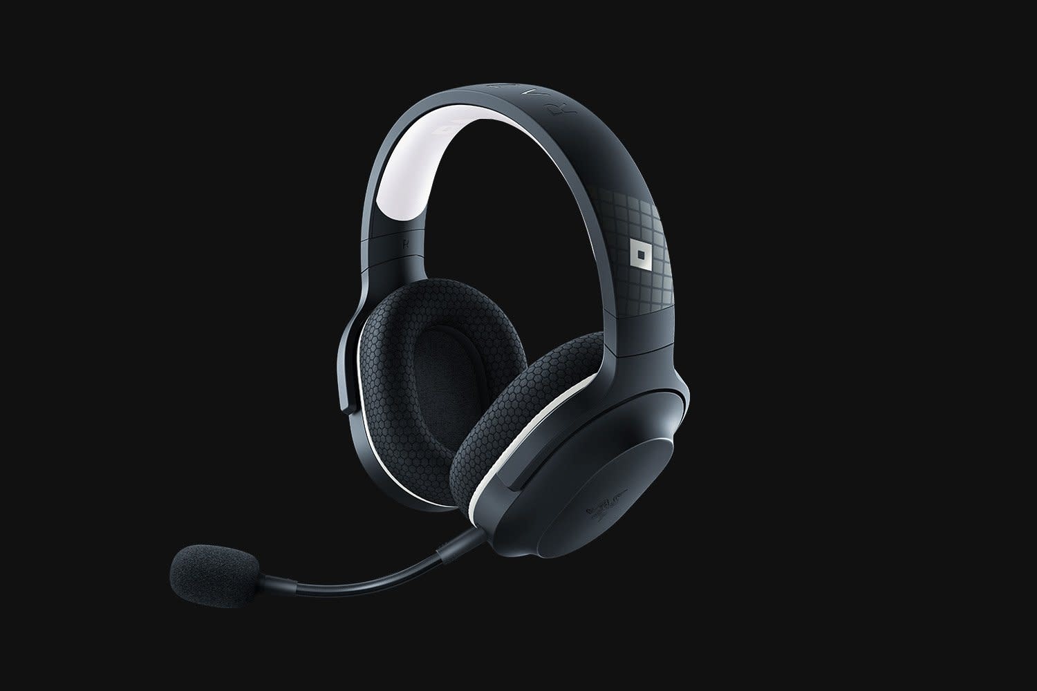 Razer Barracuda  X Wireless Gaming and Mobile Headset with USB-C Connection for PC/Mac/PS4/PS5/Switch - Roblox Edition