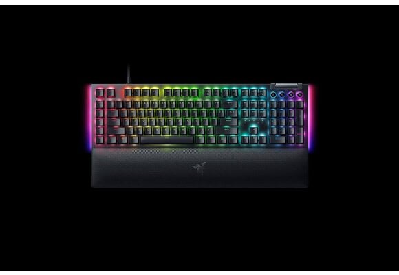 Razer BlackWidow V4 Full Sized Wired Keyboard - Green Switch with Rzaer Chroma RGB - US - Black