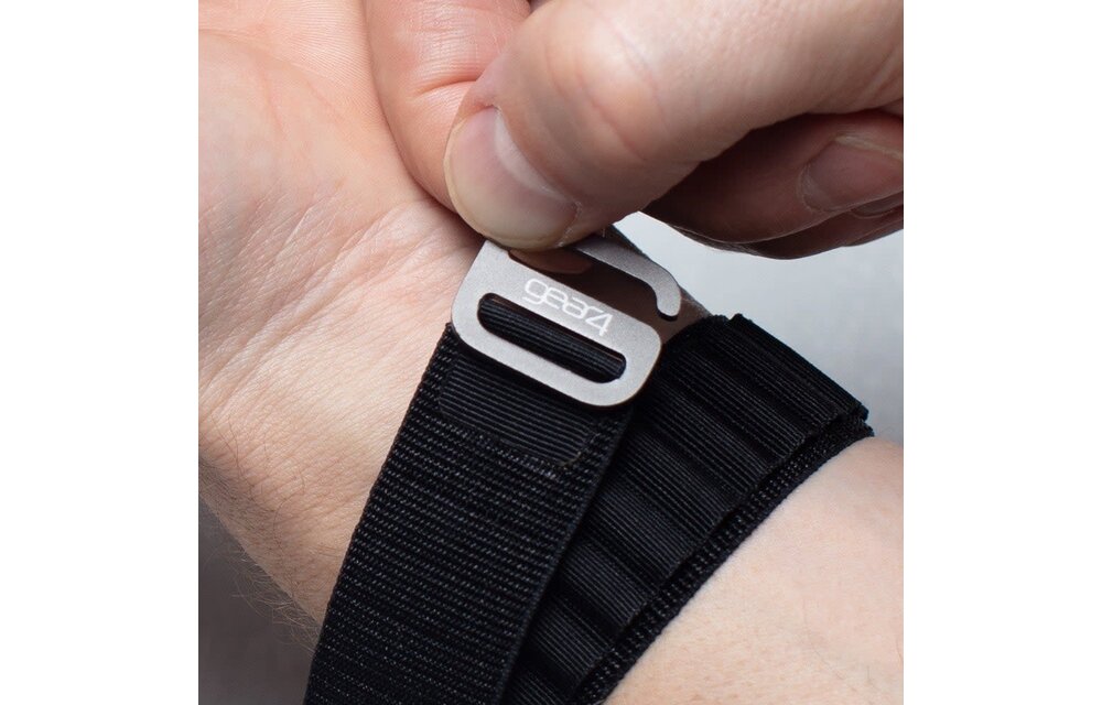 Gear4 Highland Adjustable Nylon Band for Apple Watch 44/45/46/49mm Medium) Blue