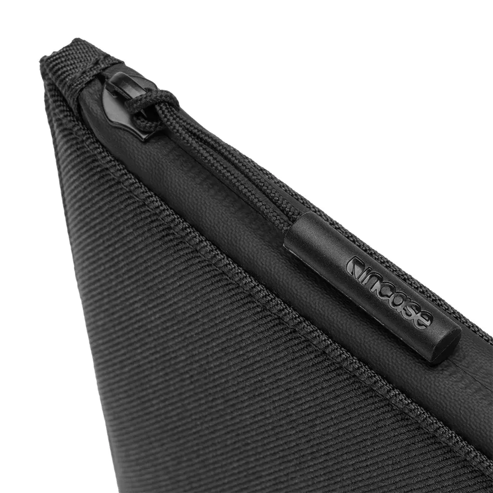 Incase Facet Sleeve with Recycled Twill for MacBook Air/Pro 13"- Black