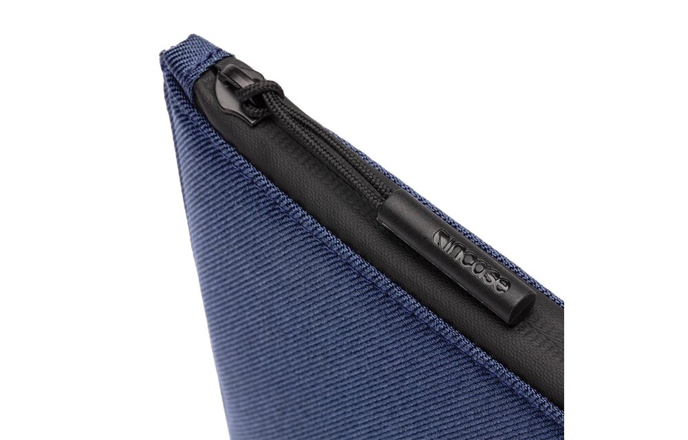 Incase Facet Sleeve with Recycled Twill for MacBook Air/Pro 13"- Navy