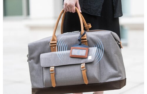 Moshi Luggage Finder Tag  Caramel Brown with Built in FindMy Certification