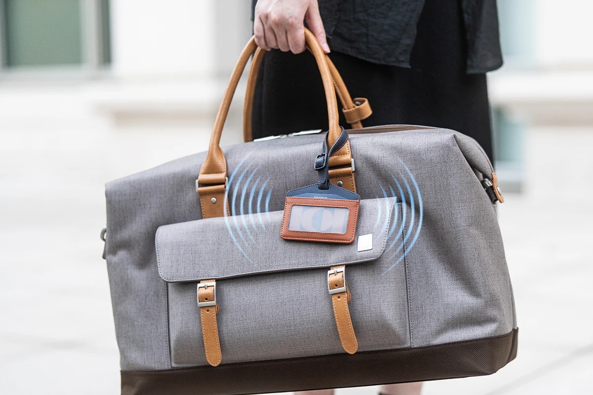 Moshi Luggage Finder Tag  Sagebrush Green with Built in FindMy Certification