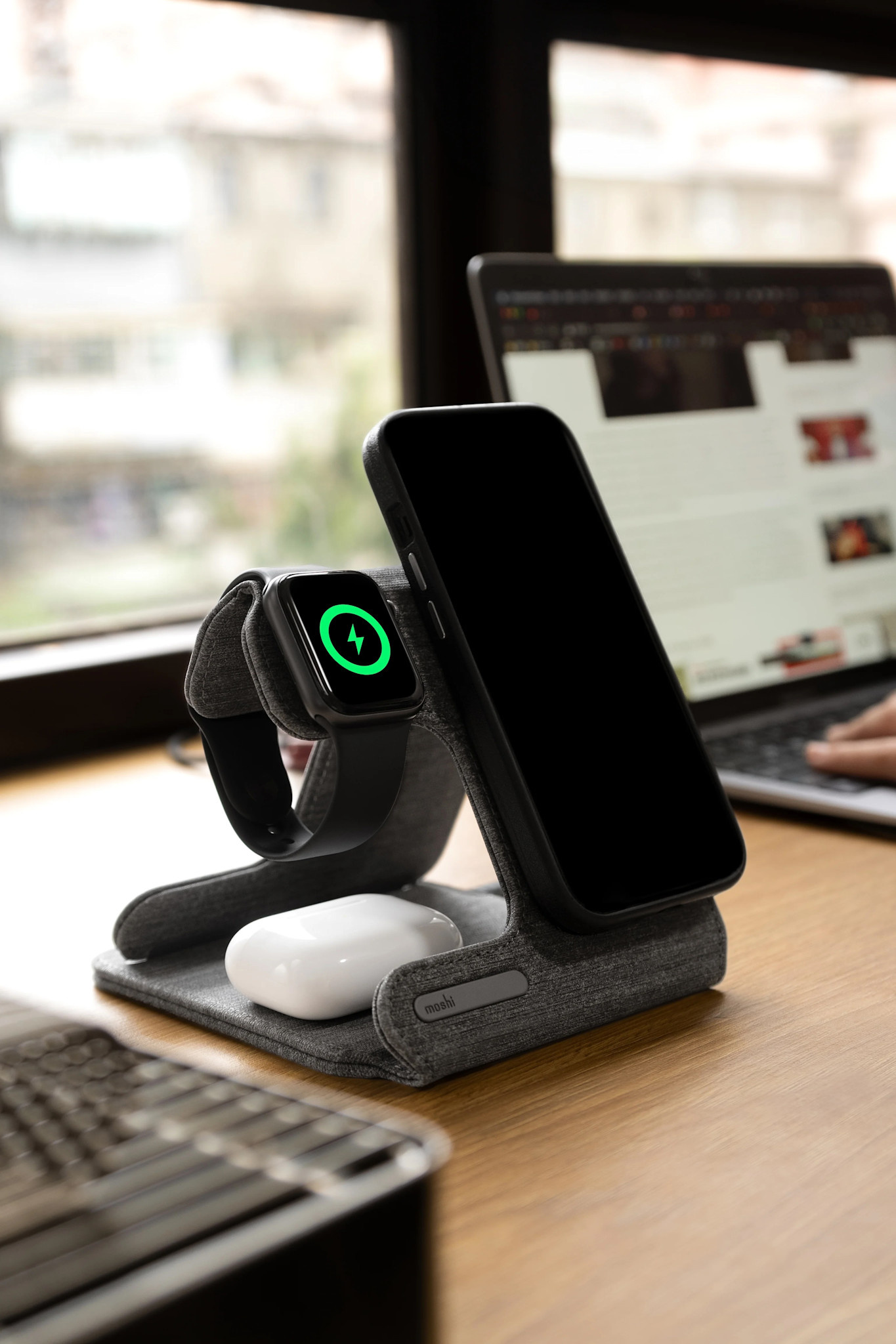 Moshi Taita M 3-in-1 Foldable Wireless Charging Station  Rock Black w/ 240w USB-C cable (27w Power Adapter not included)