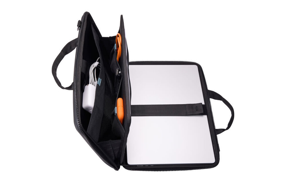 Thule Gauntlet Briefcase for Macbook 14” Black 3205414