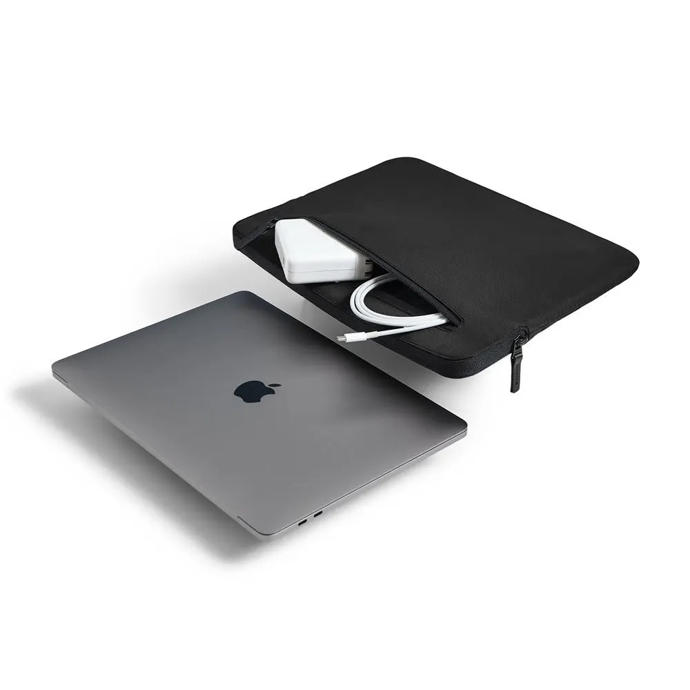 Incase Compact Sleeve for MacBook Pro 16” - Black