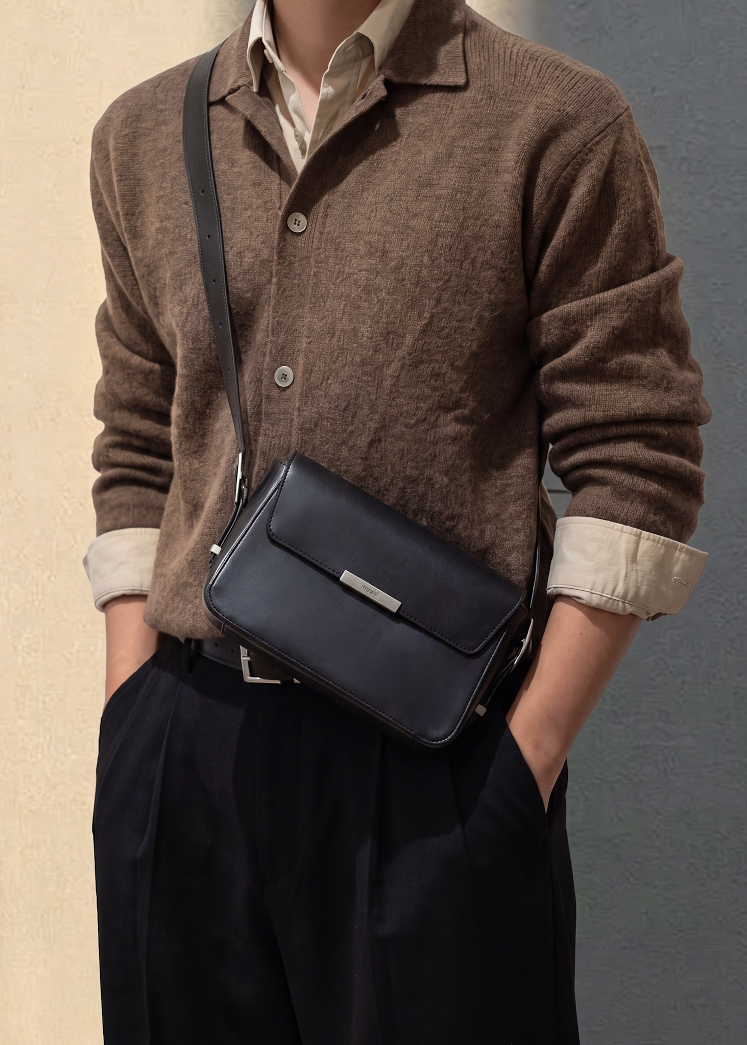 Moshi Aresto Crossbody Bag - Charcoal Black
