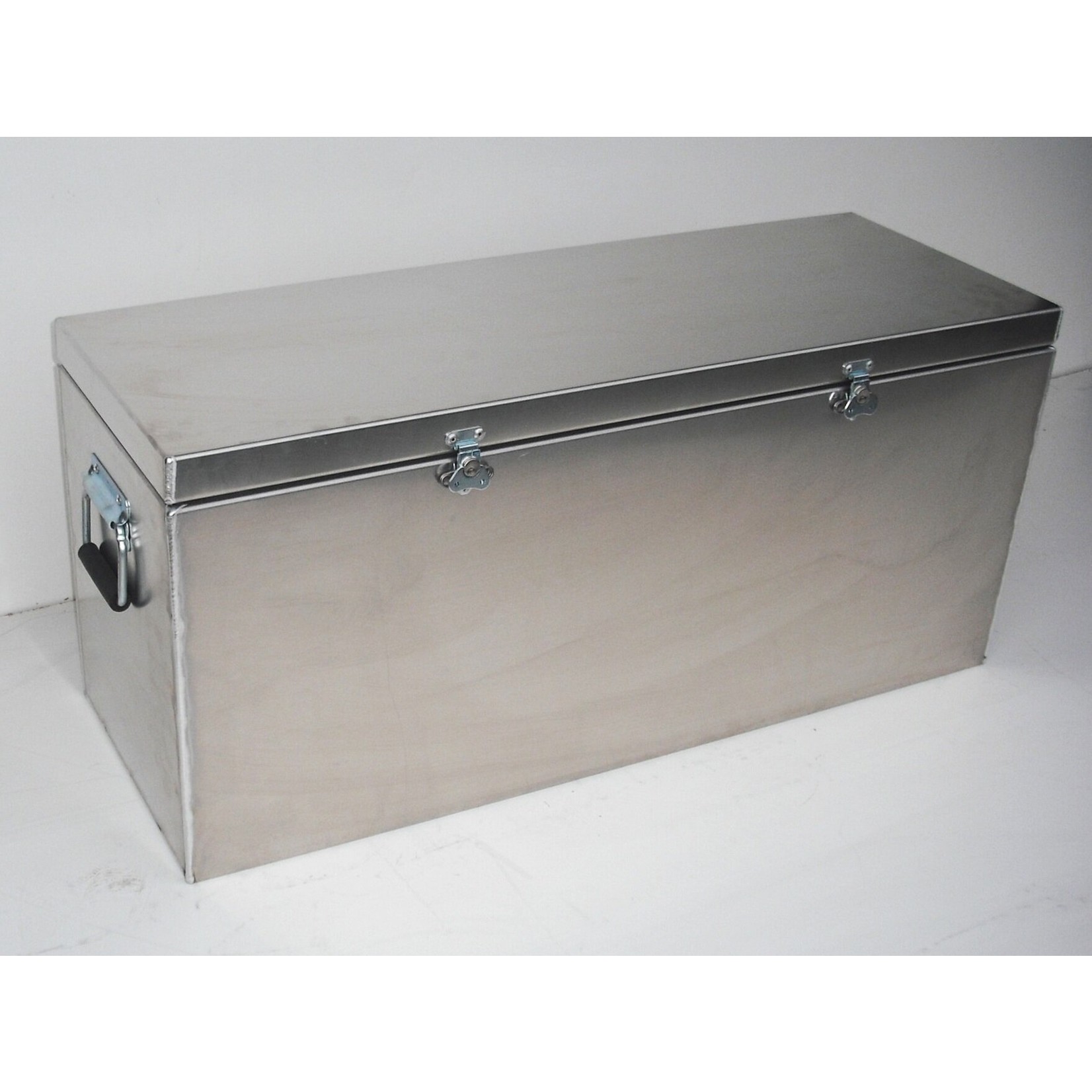 Eddy Out Aluminum Dry Box, 38L x 16H x 13D