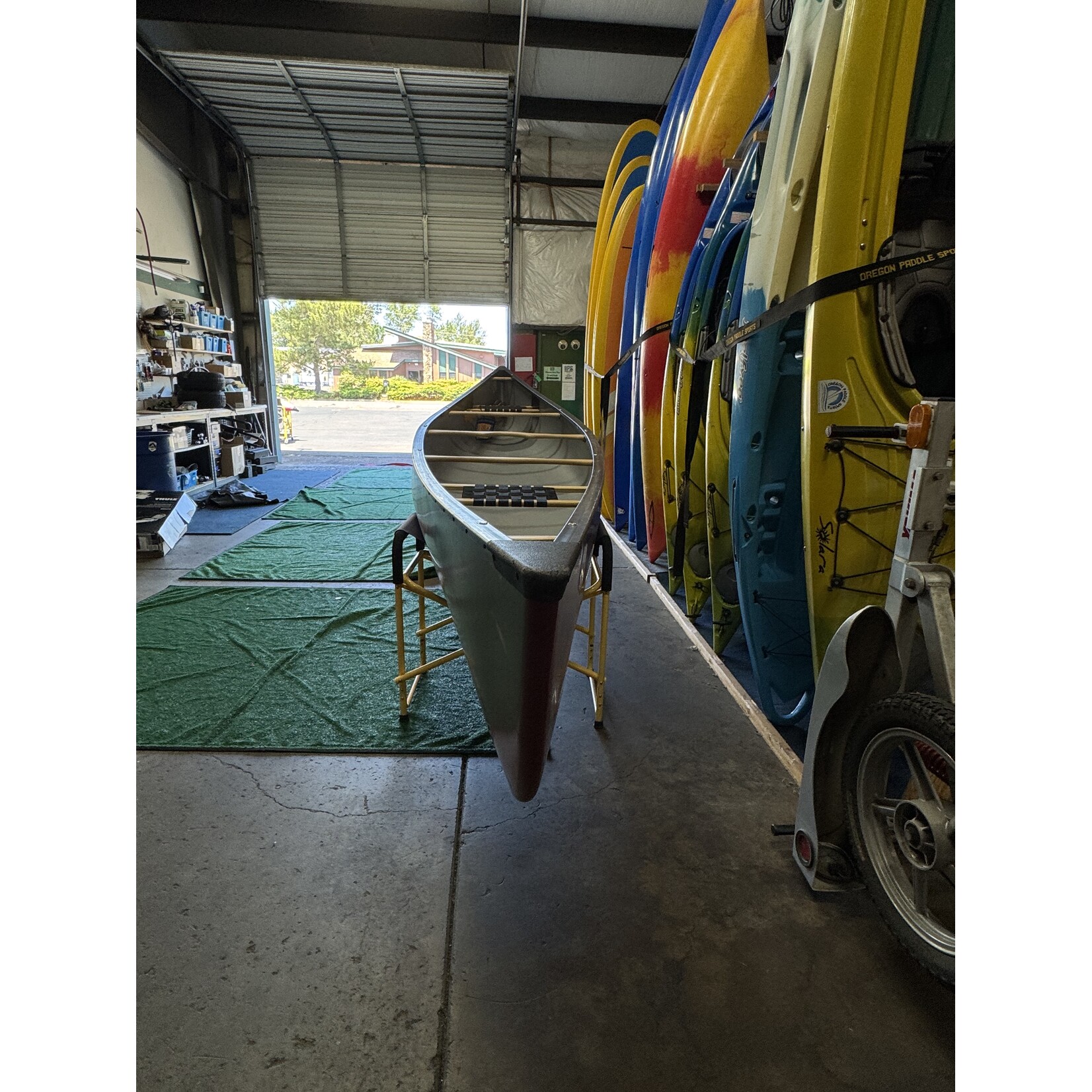 Wenonah Spirit II T-Formex w/ 2 sawyer canoe paddles *USED*