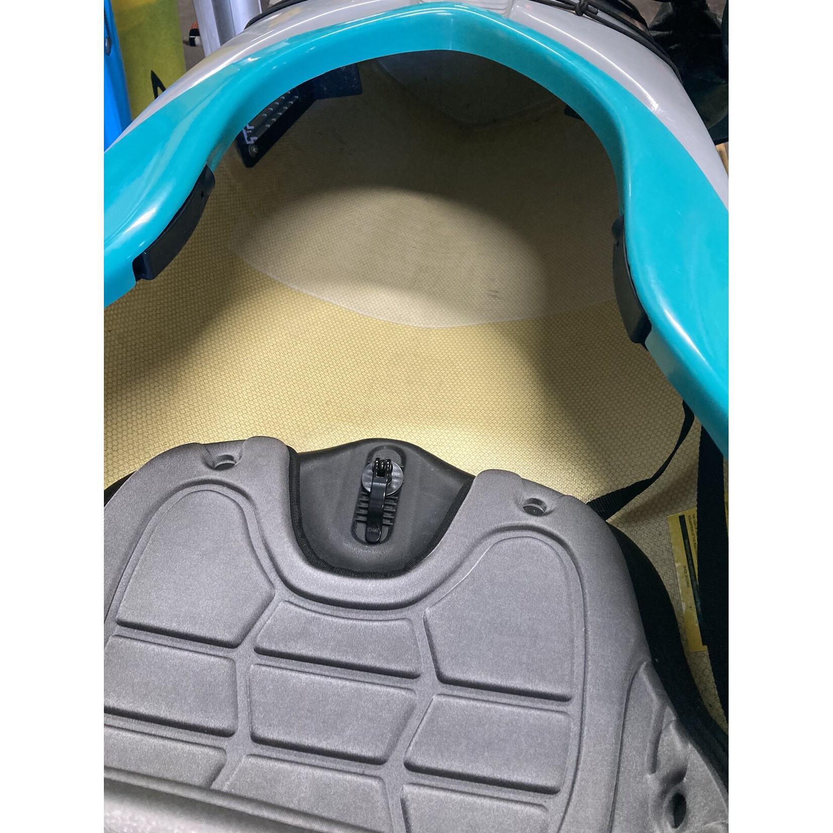 Current Design Vision 130 w/ Skeg Teal/Grey *USED*