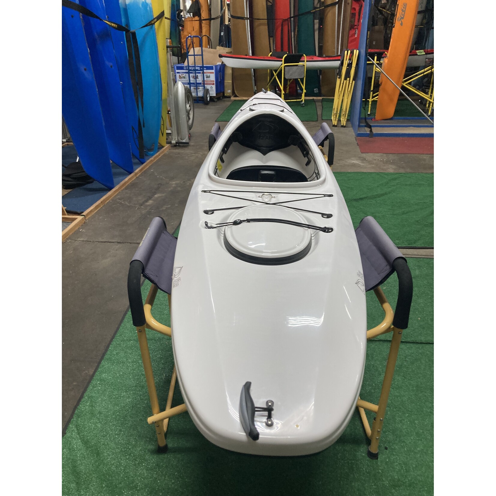 Delta 12 AR White **USED**