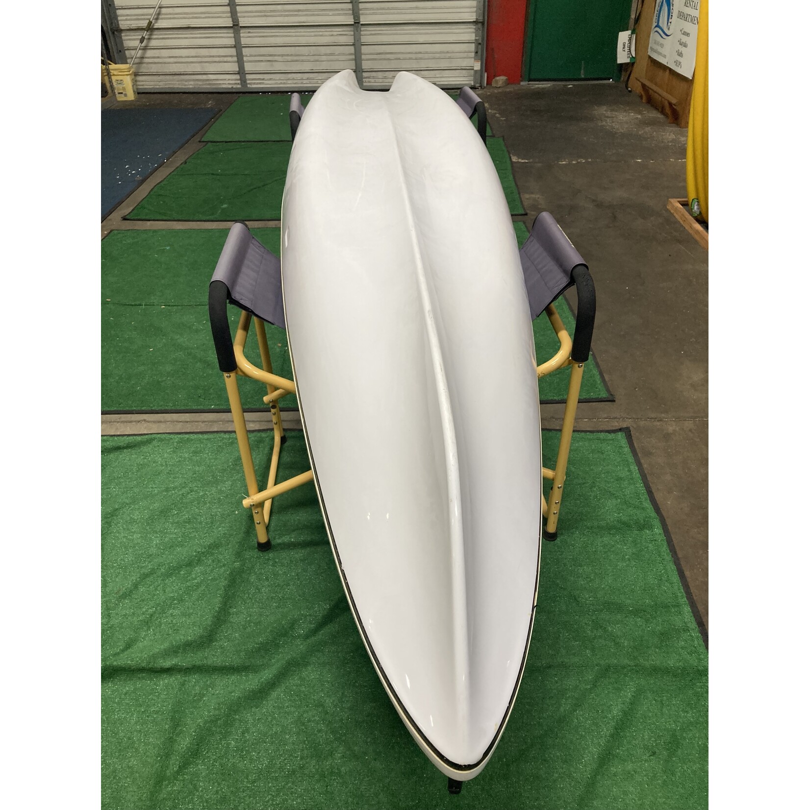 Delta 12 AR White **USED**
