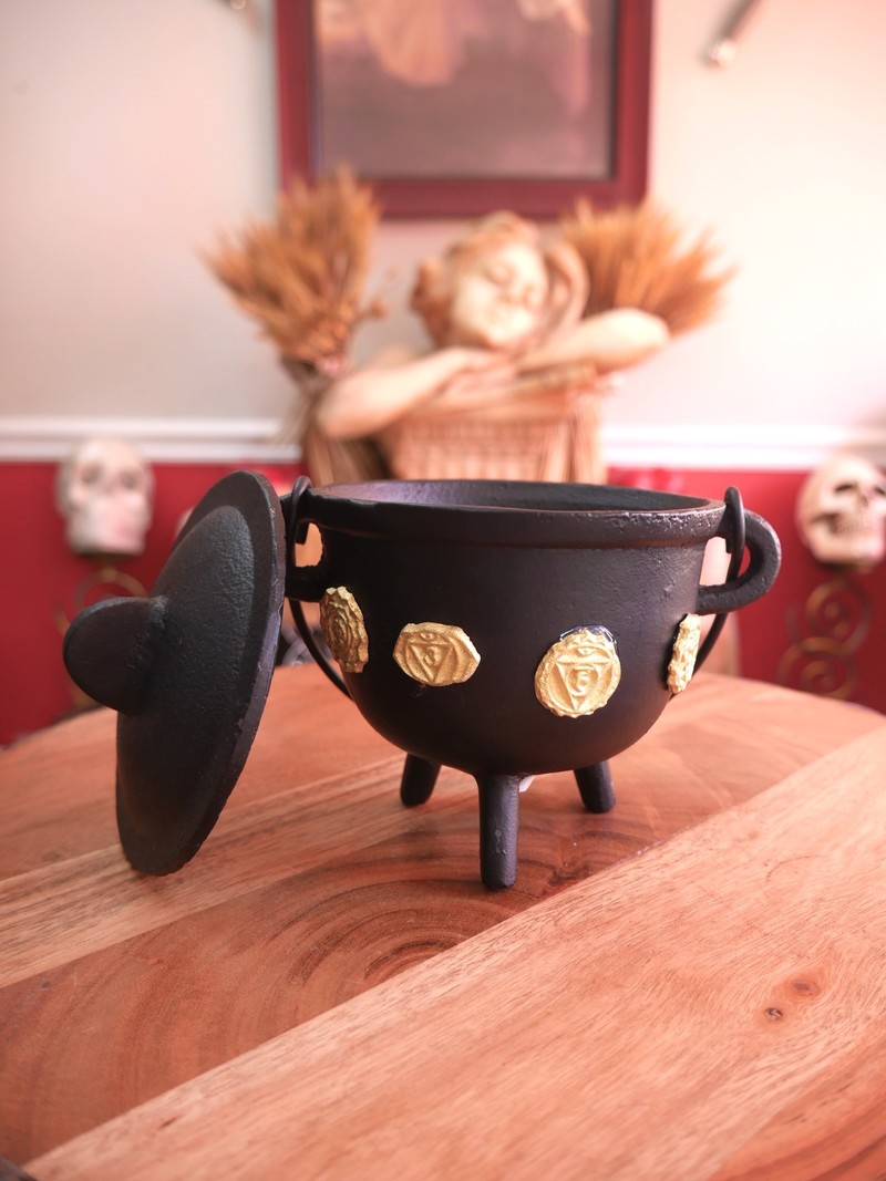 Seven Chakra Cast Iron Cauldron w/ Lid 4.5"