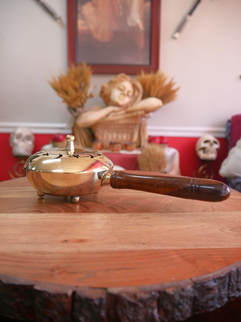 Solid Brass Cauldron/Burner with Lid & Wood Handle 10"