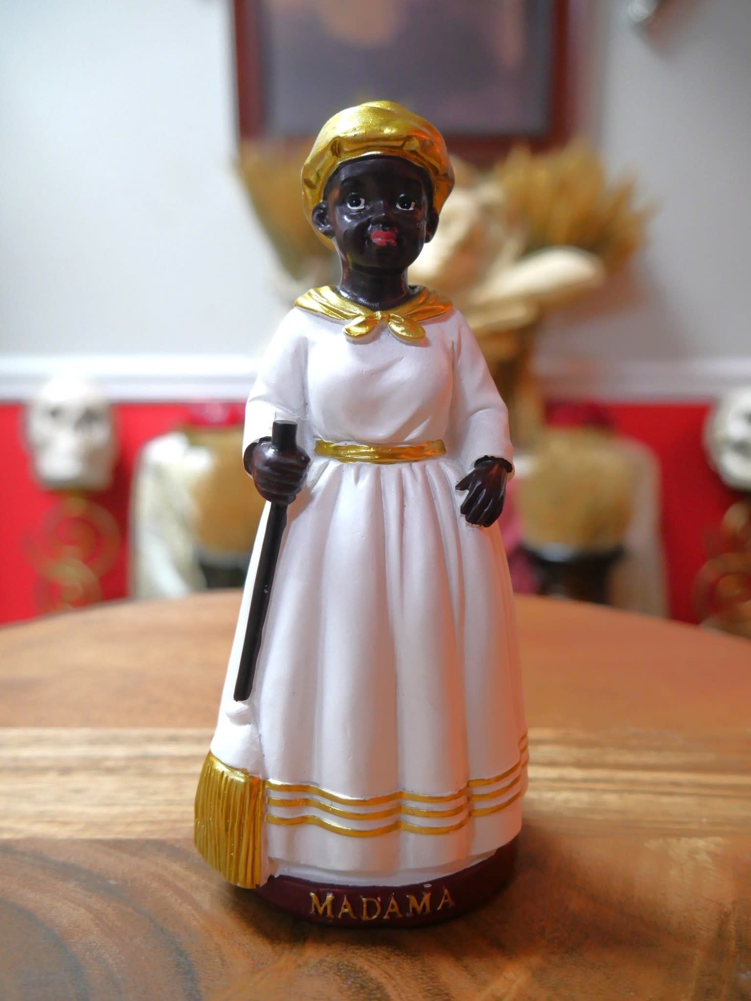 Madama White 5.5" Statue