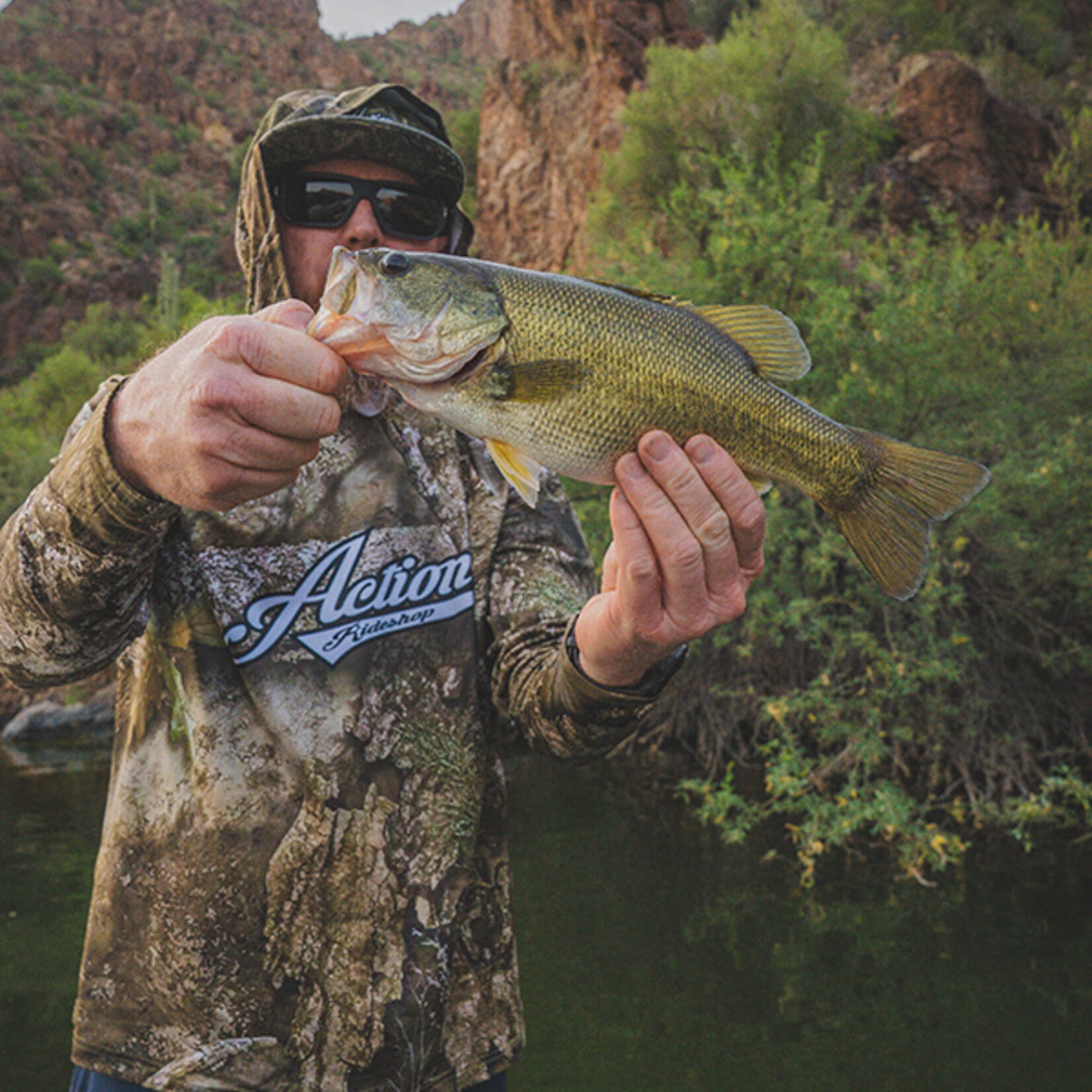 Action Rideshop Fisherman L/S w/ Hood