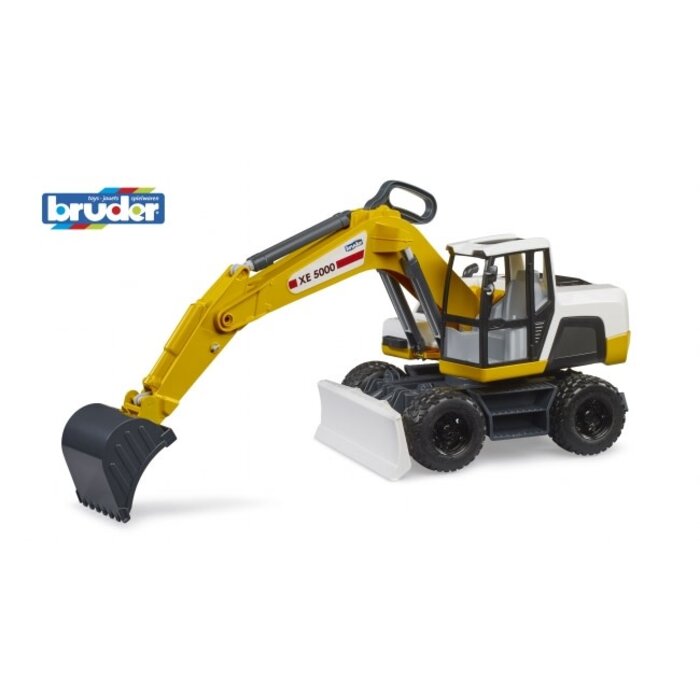 Bruder ROADMAX Excavator ages 2+