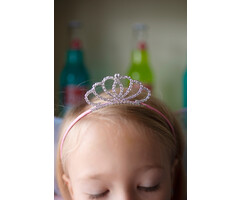 Great Pretenders Boutique Tiara Treat Headband (Avail: 06/08/25)