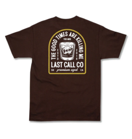 LAST CALL CO. GOOD TIMES BADGE T-SHIRT - CHOCOLATE BROWN