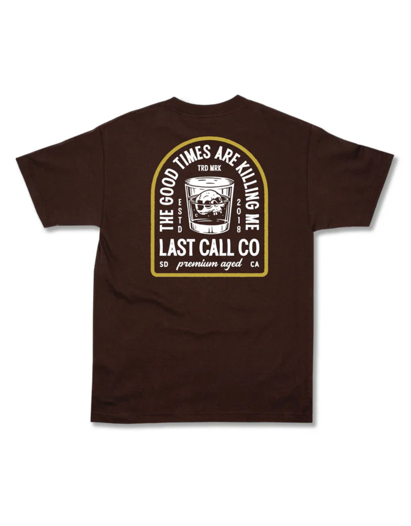 LAST CALL CO. GOOD TIMES BADGE T-SHIRT (CHOCOLATE BROWN)