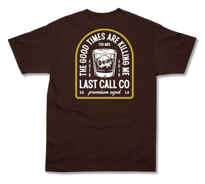 LAST CALL CO. GOOD TIMES BADGE T-SHIRT - CHOCOLATE BROWN