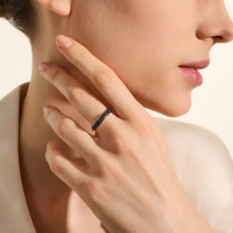 John Hardy Bague argent JH Essential pavé saphirs noir