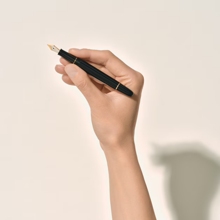 MONTBLANC  Stylo-Plume Meisterstück Classique Doré