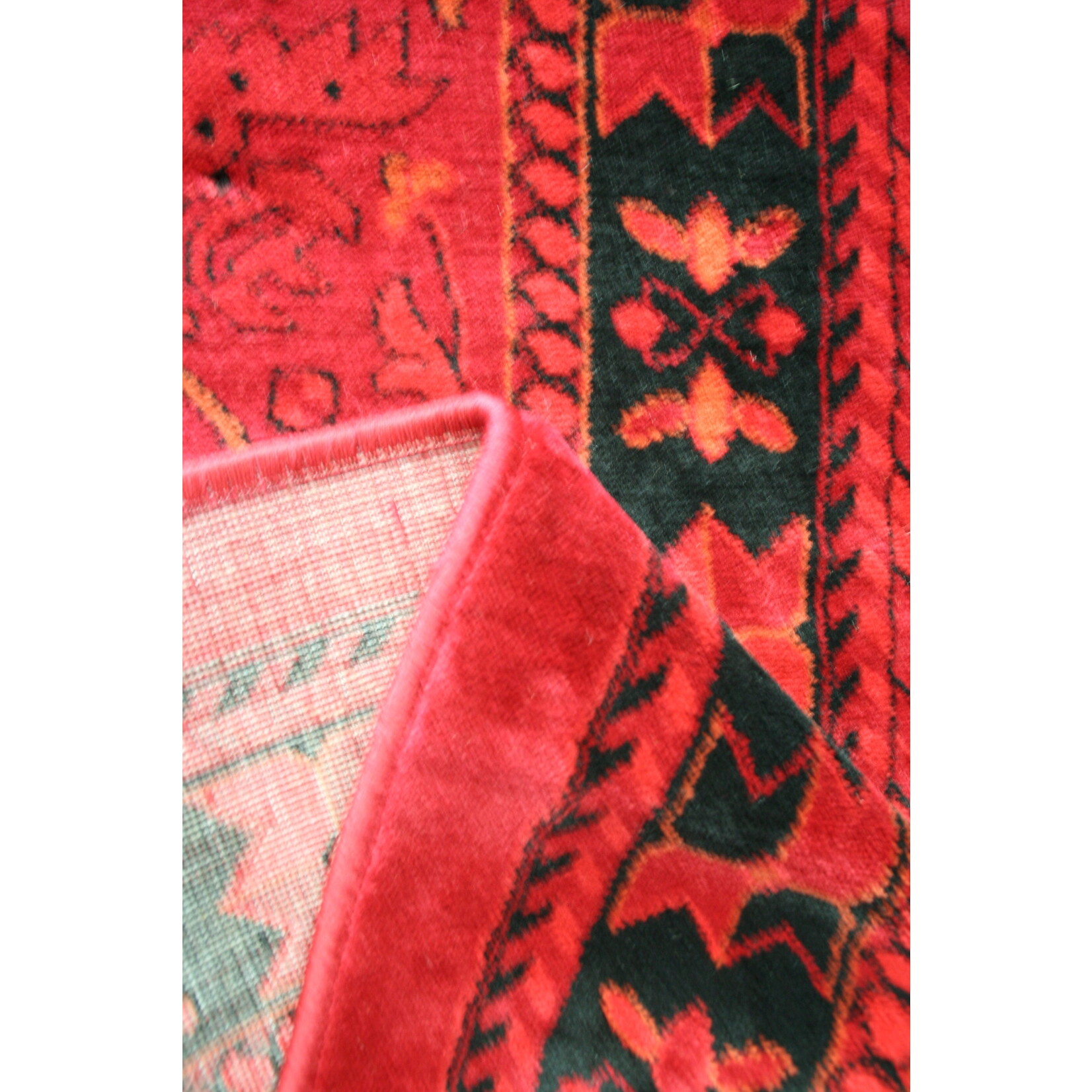 Bohkara Rouge - 240x300 - 7'10"x9'10"