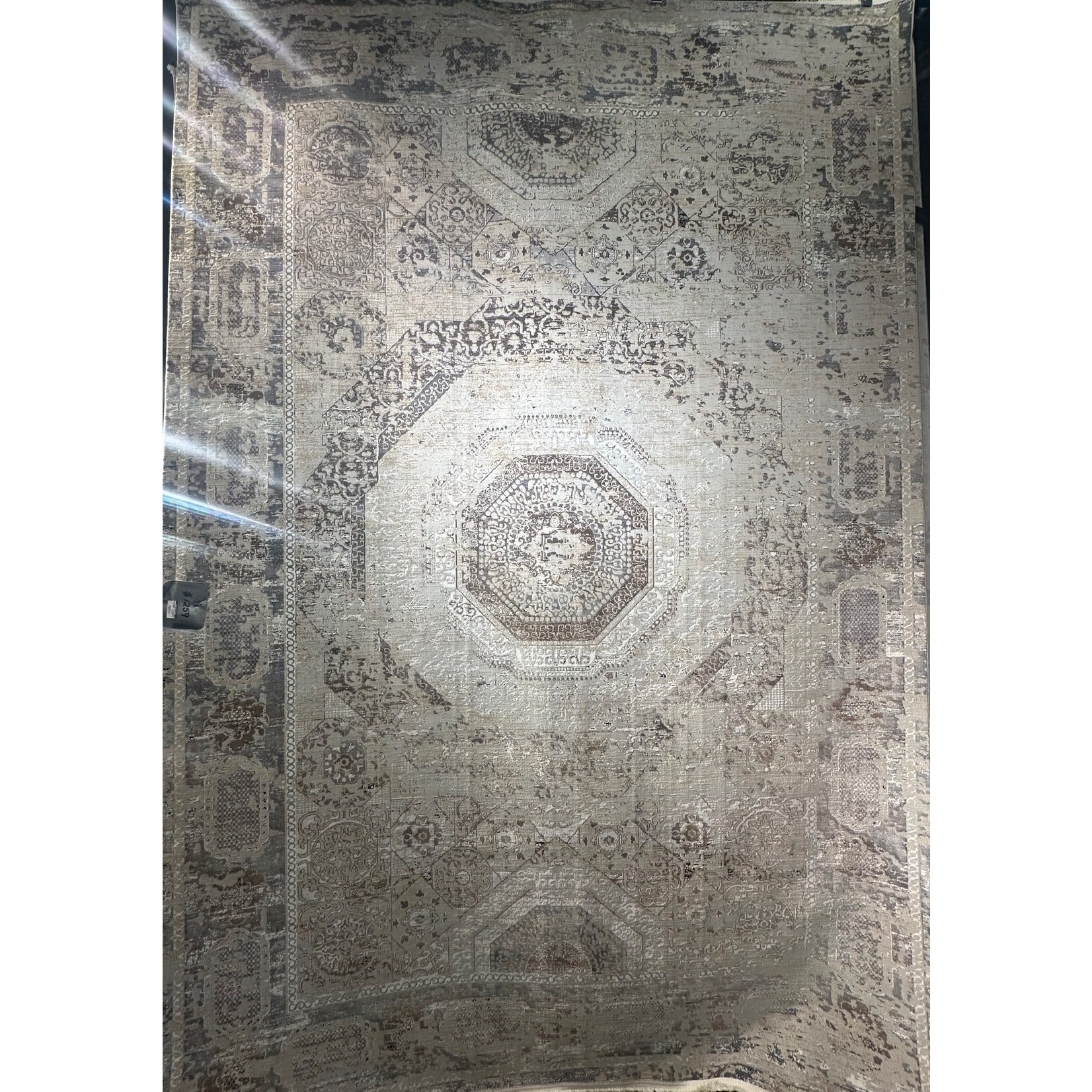 Tapis de la collection Taj - Classique Vintage 8819A, Beige et Marron Polyester
