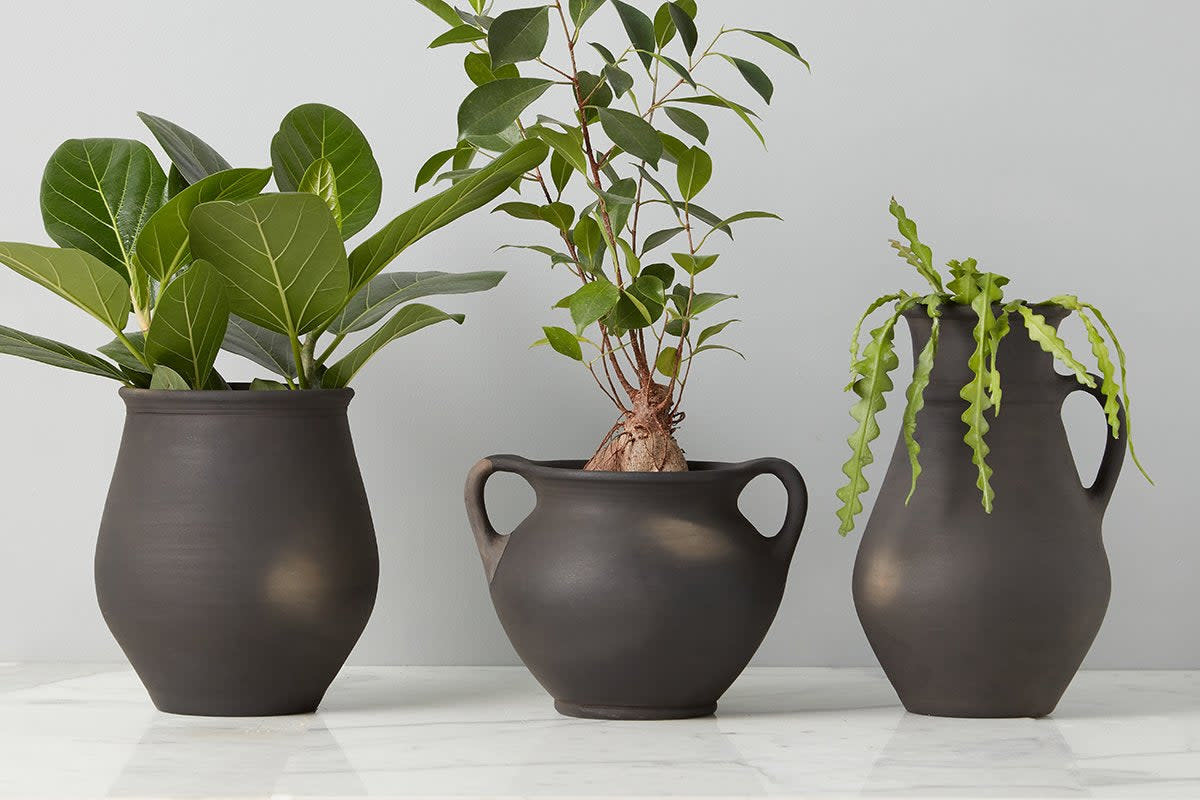 Etu Home Limited Edition Black Pottery Handled Vase