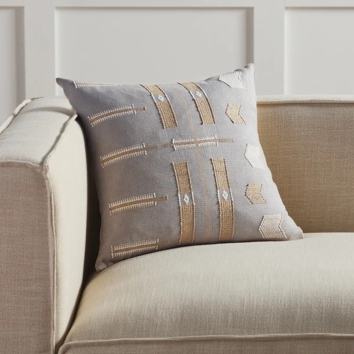 Jaipur Living Nagaland Pillow Longkhum 18x18