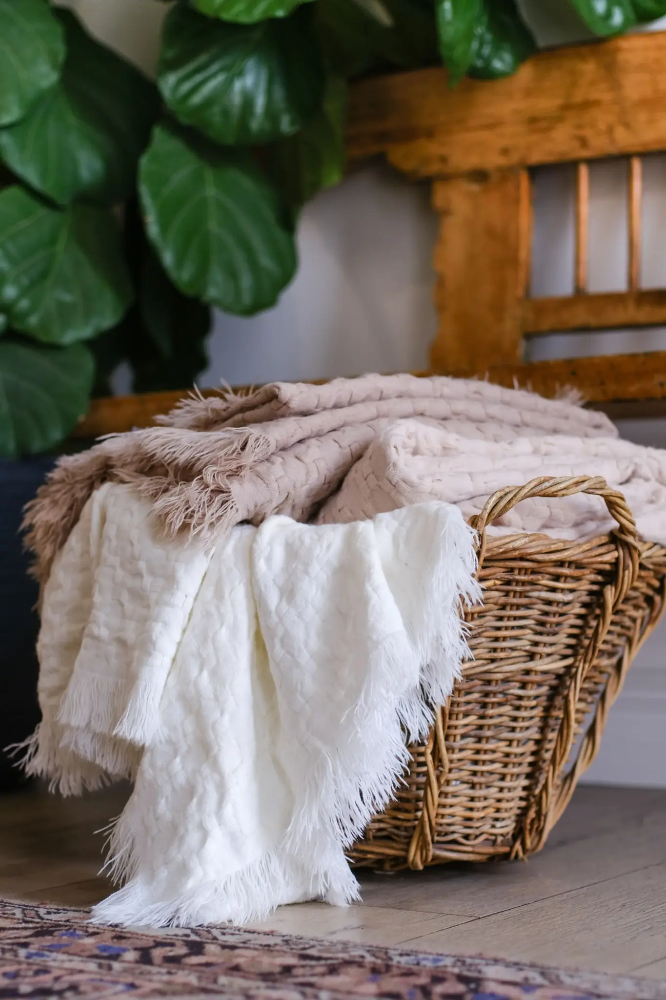 Pom Pom at Home Delphine Ivory Oversized Throw 60x90