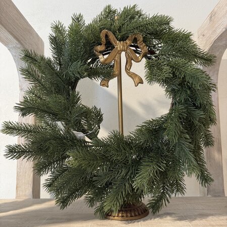 Ragon House 18" Cedar Wreath