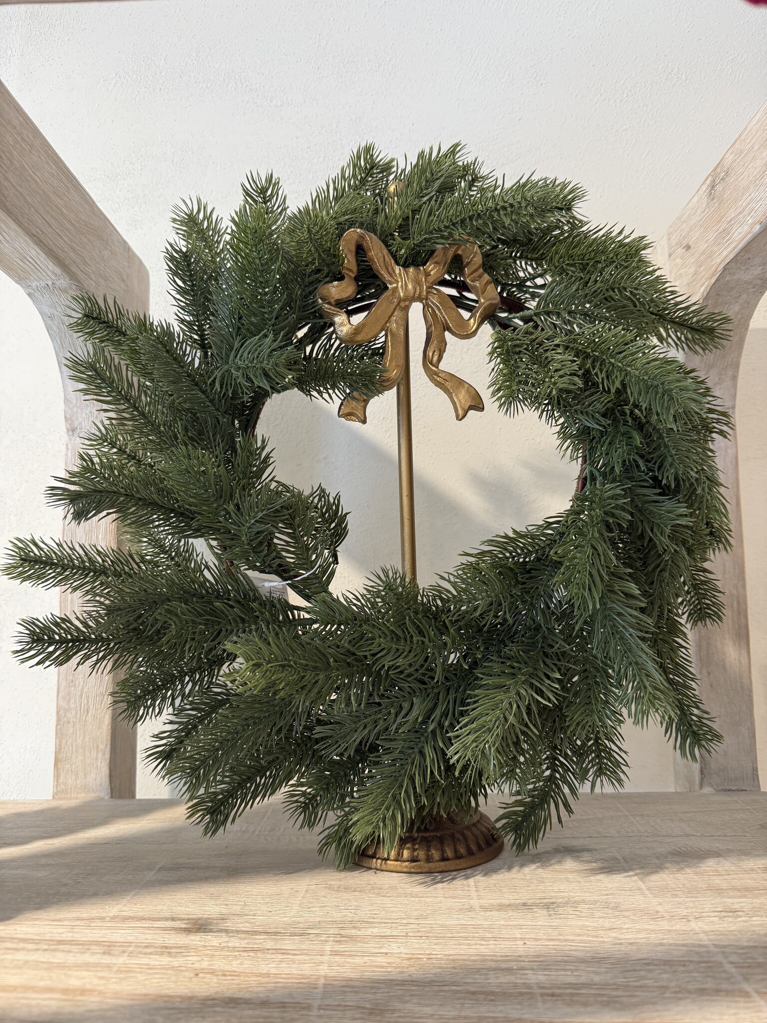 Ragon House 18" Cedar Wreath