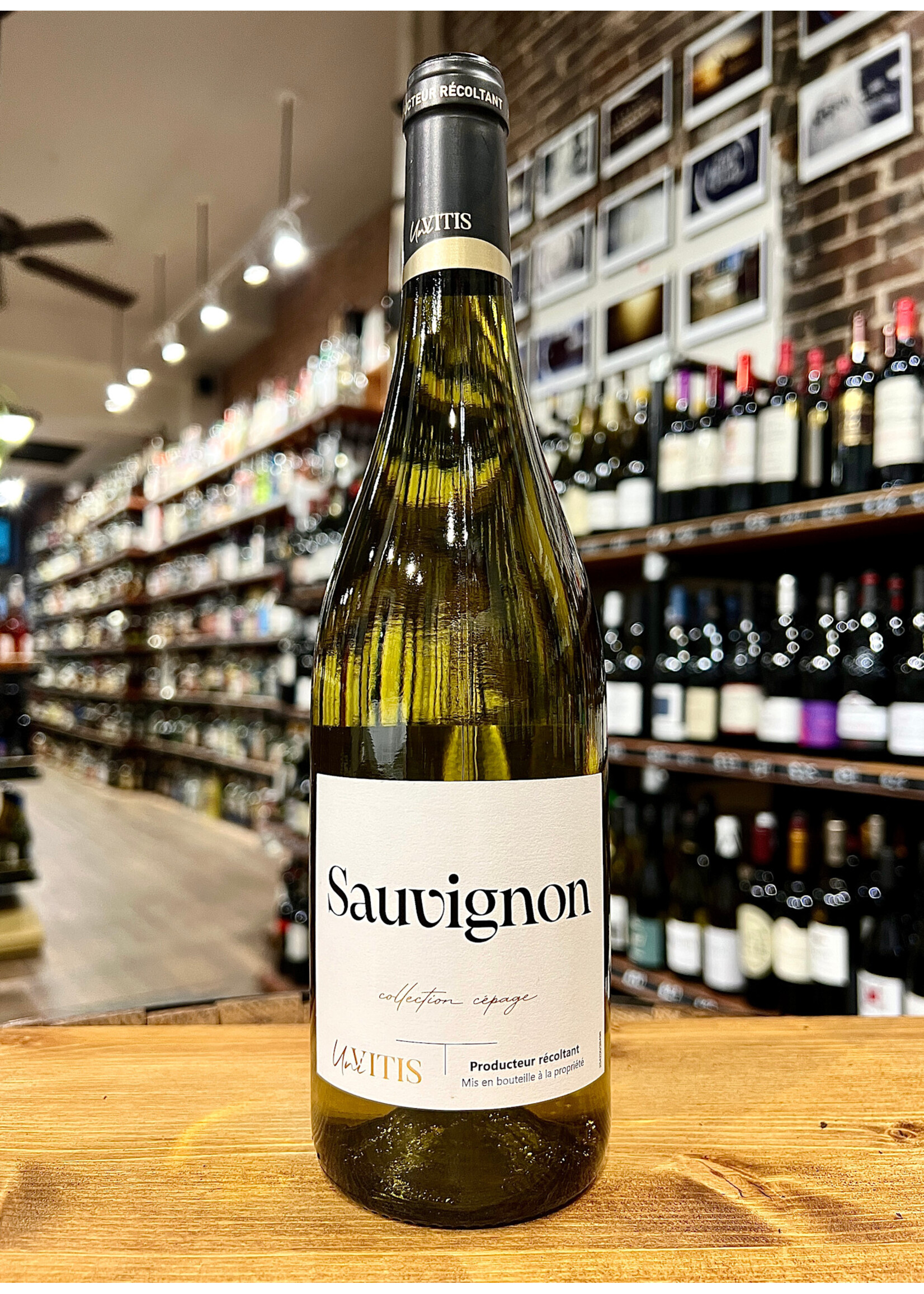 Carrement / Sauvignon Blanc / 750mL