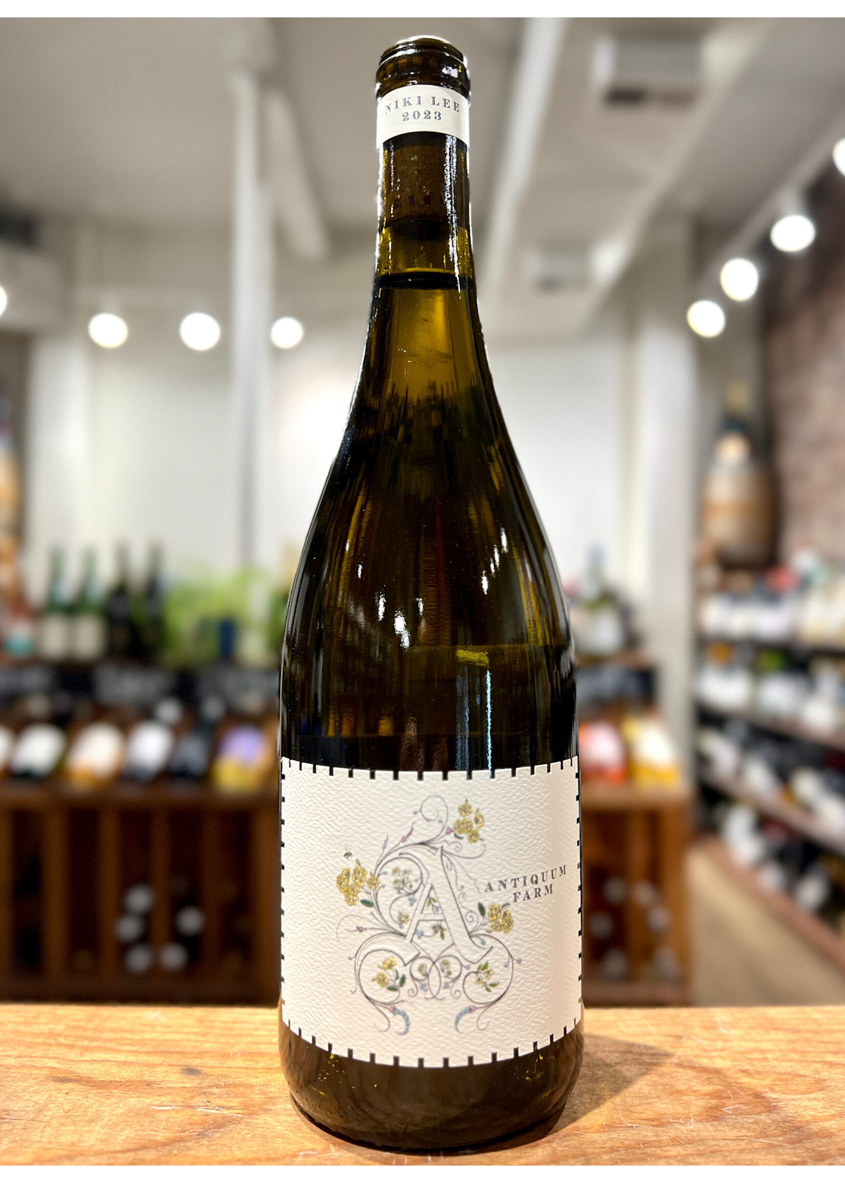Antiquum Farm Antiquum Farm / Chardonnay Niki Lee Willamette Valley / 750mL