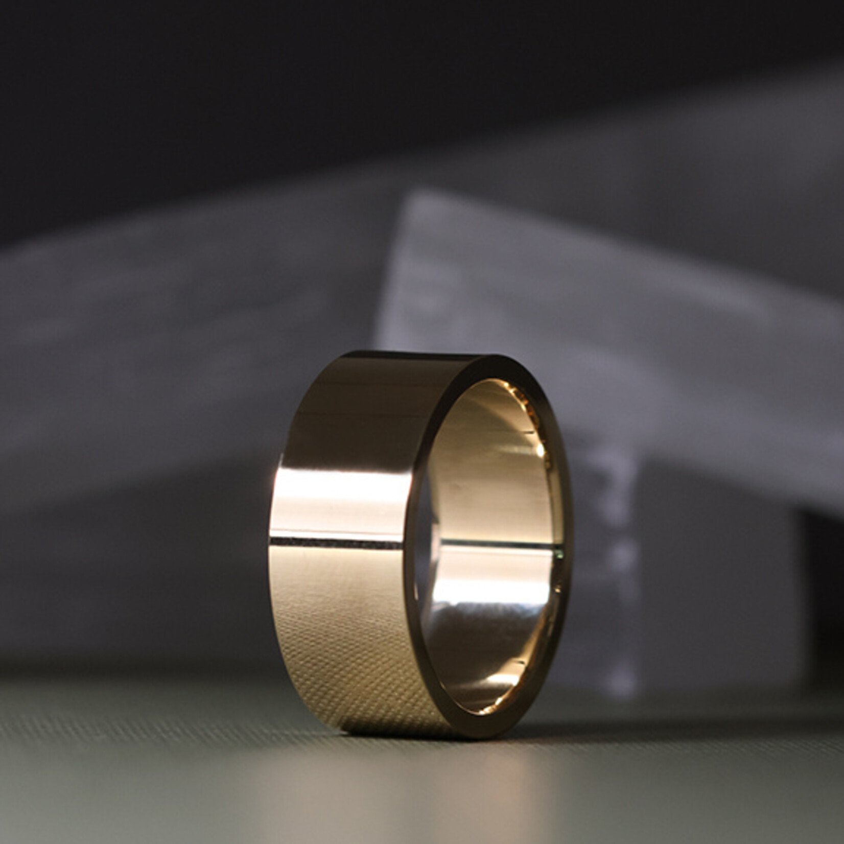 Baxter Moerman Flat Top Band, 6mm Polished 18KY Size 10