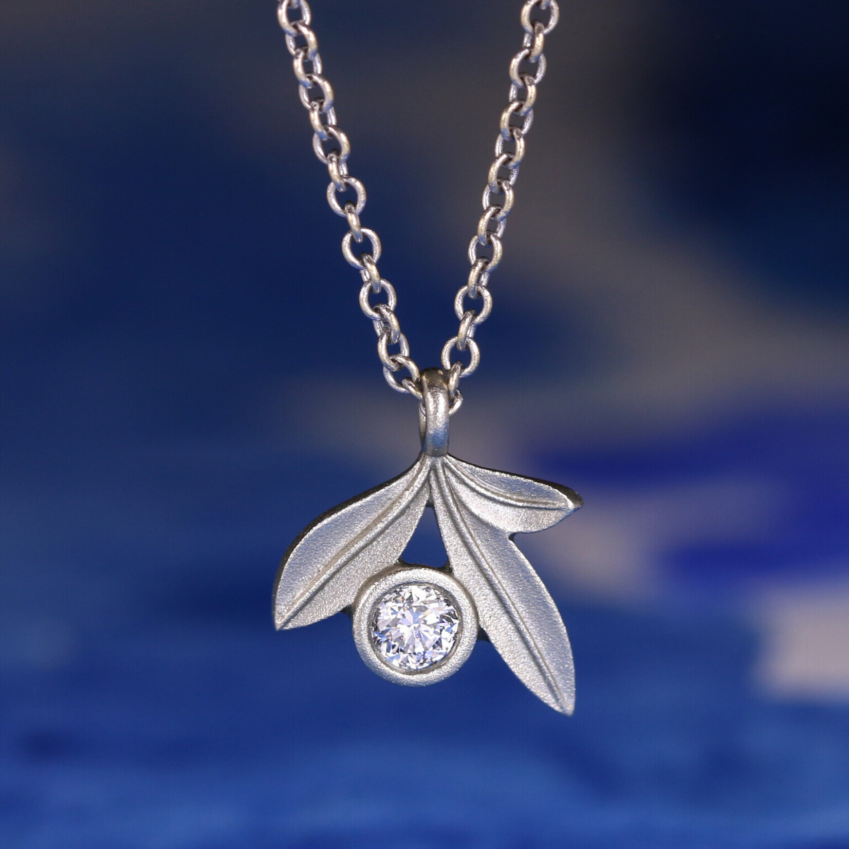 Baxter Moerman Botanica Single Stone Necklace in White Gold