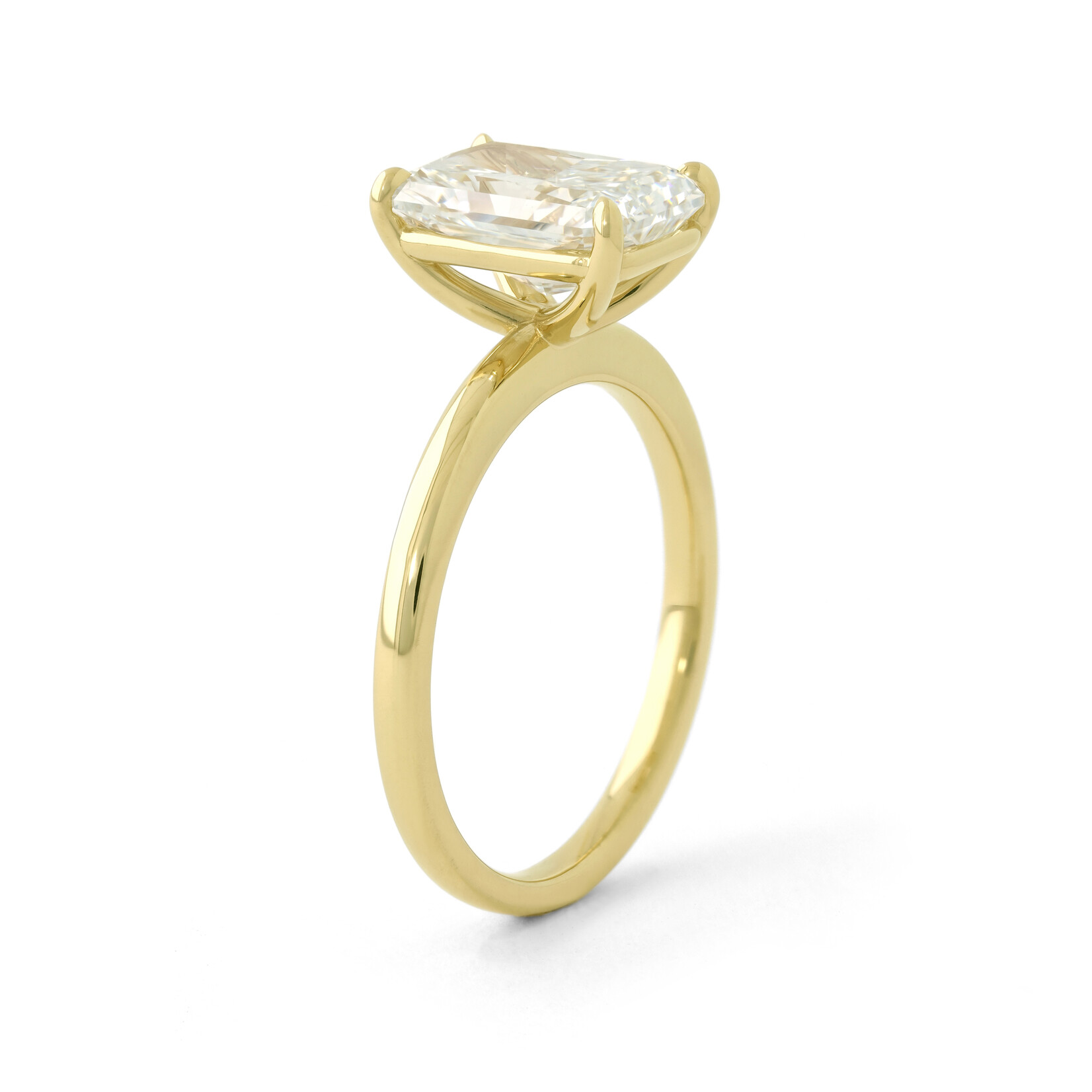 Baxter Moerman Chelsea Ring  with a Lab Grown Radiant Diamond