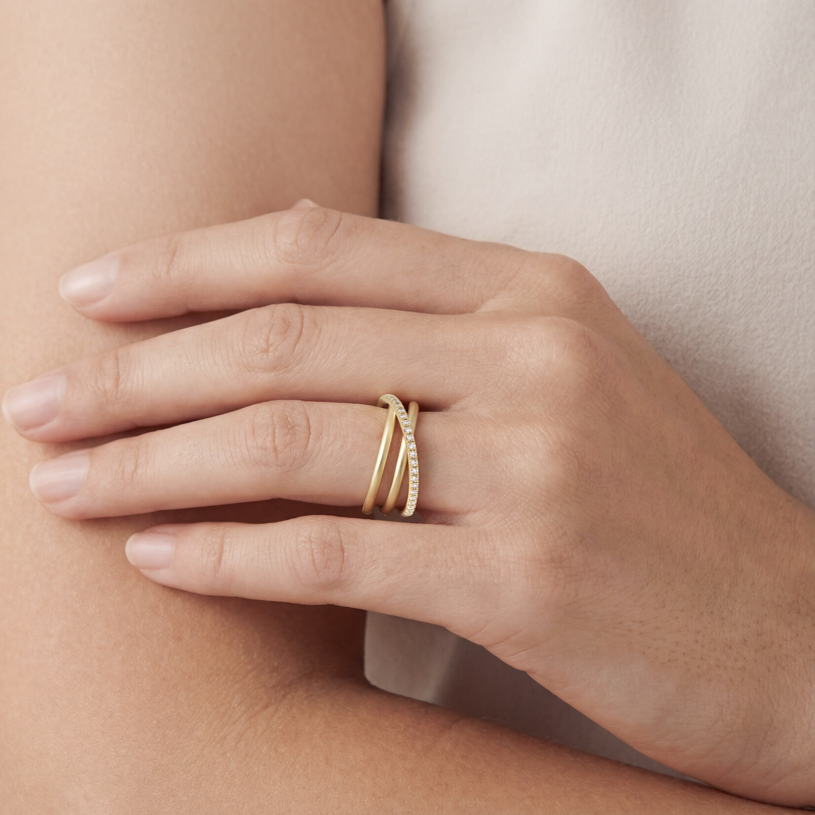 Baxter Moerman Coil Ring with Diamonds