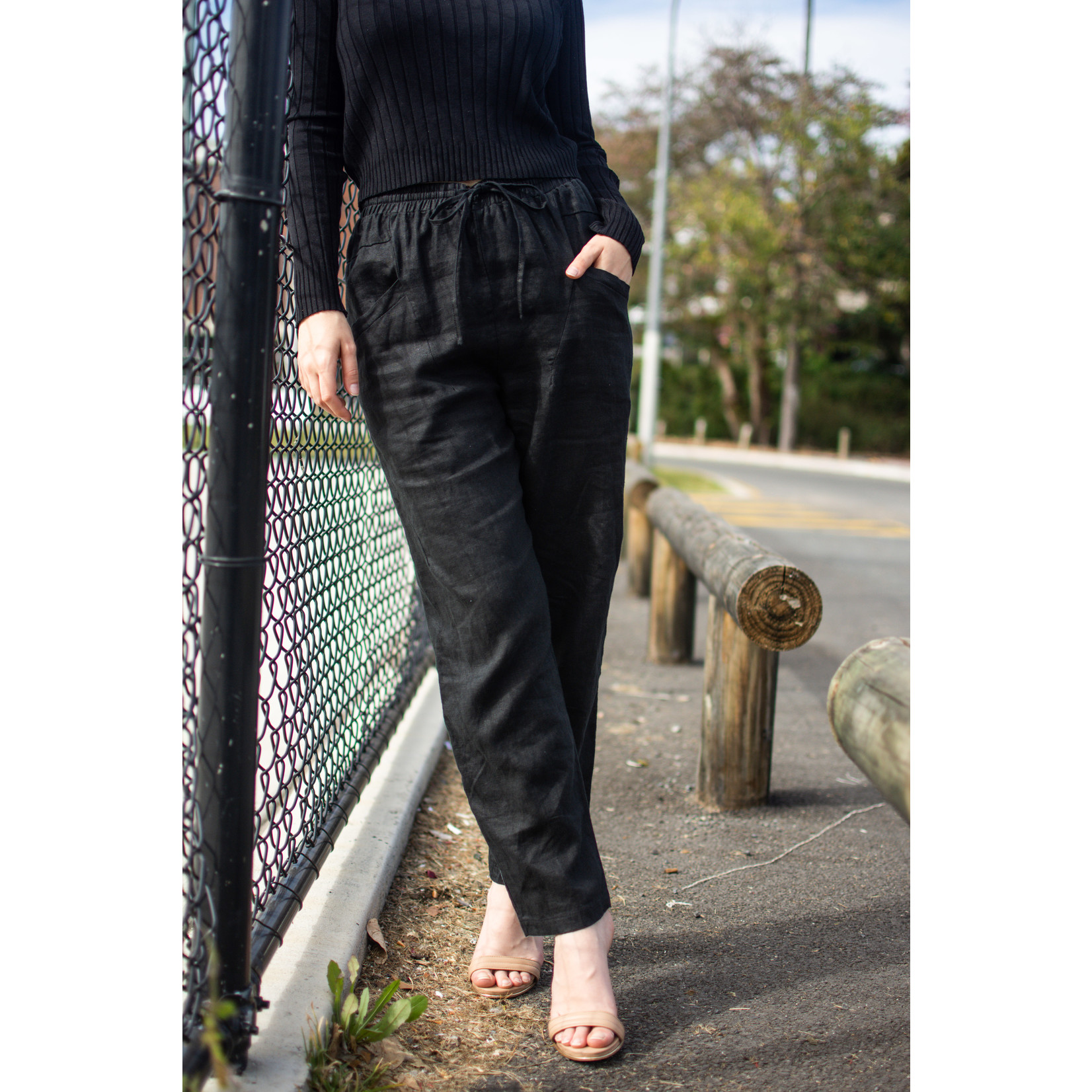 Silver Wishes Fria Linen Relaxed Pant