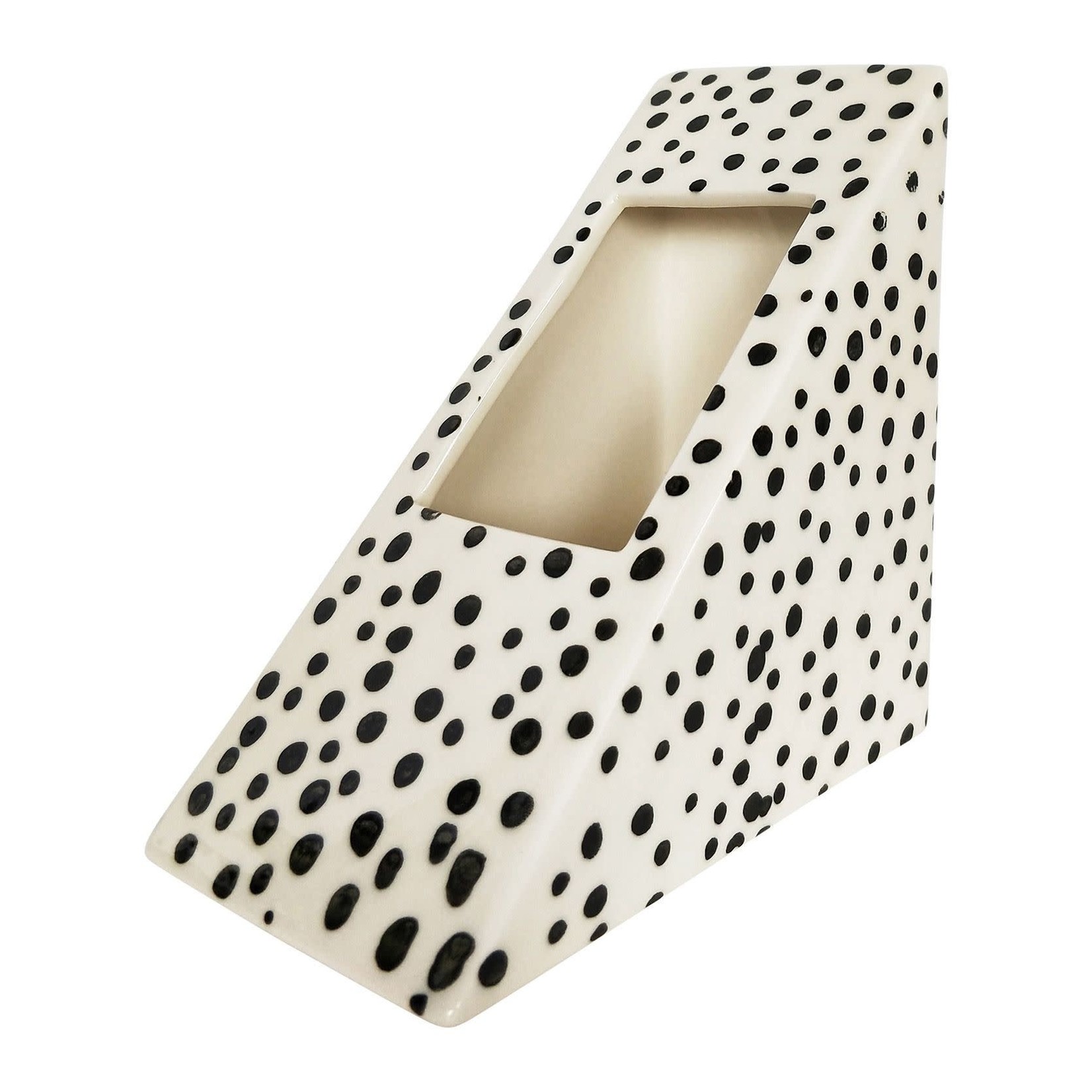 Noah triangle planter black spot