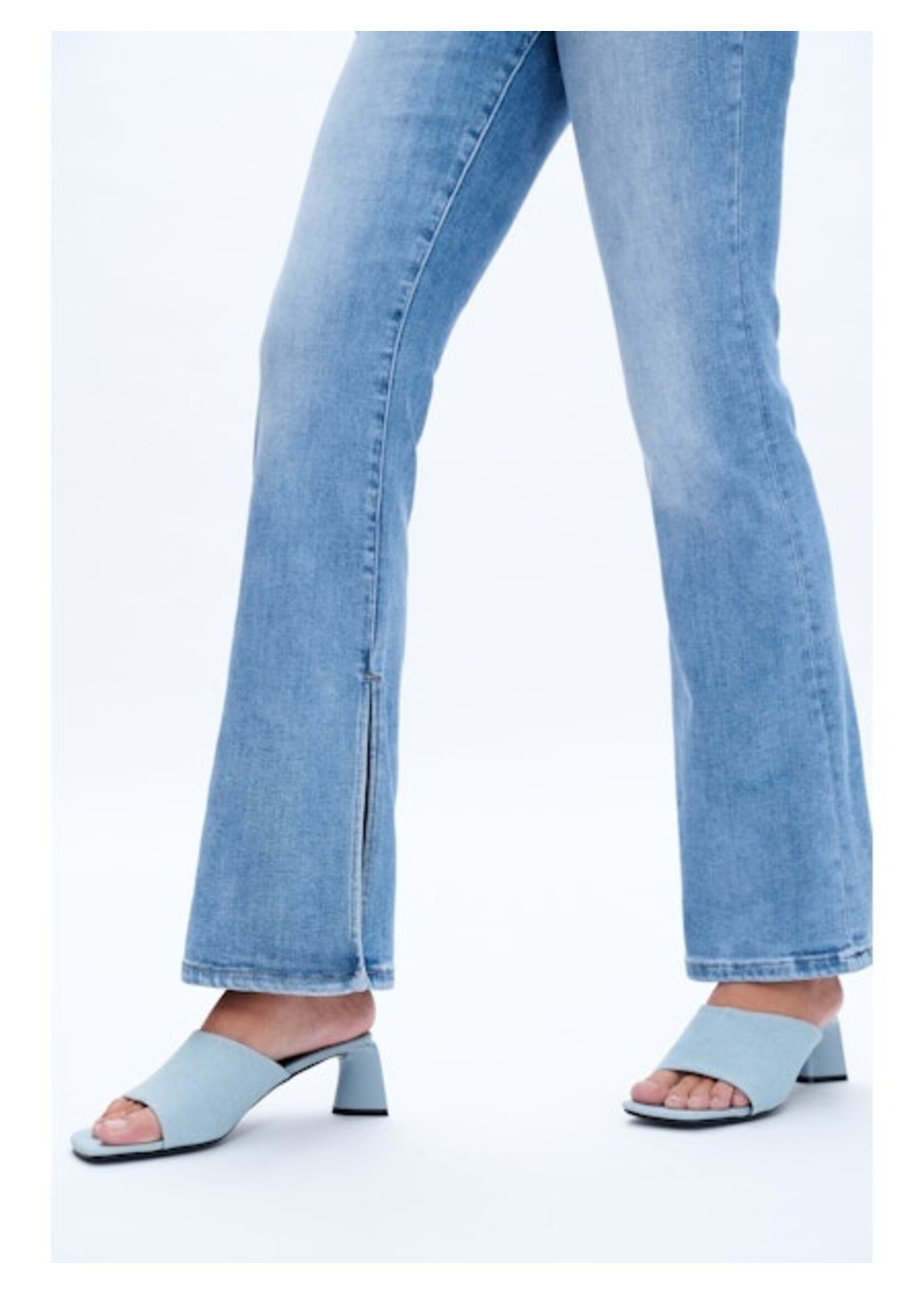 Aurora HR Flare Jean w/ Inside Slit