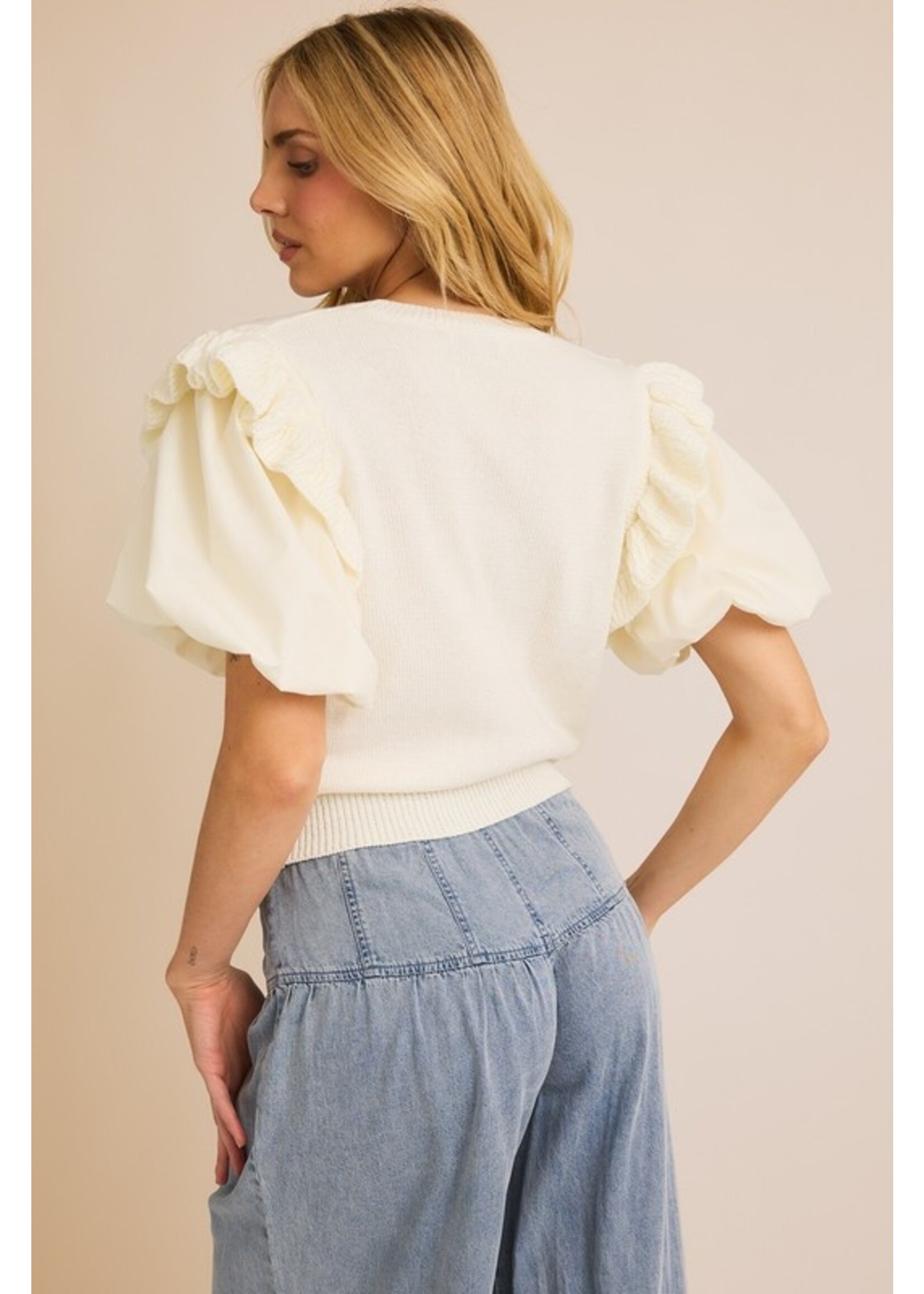 Knit Short Sleeve Sweater w/ Ruffle Sleeve Cream
