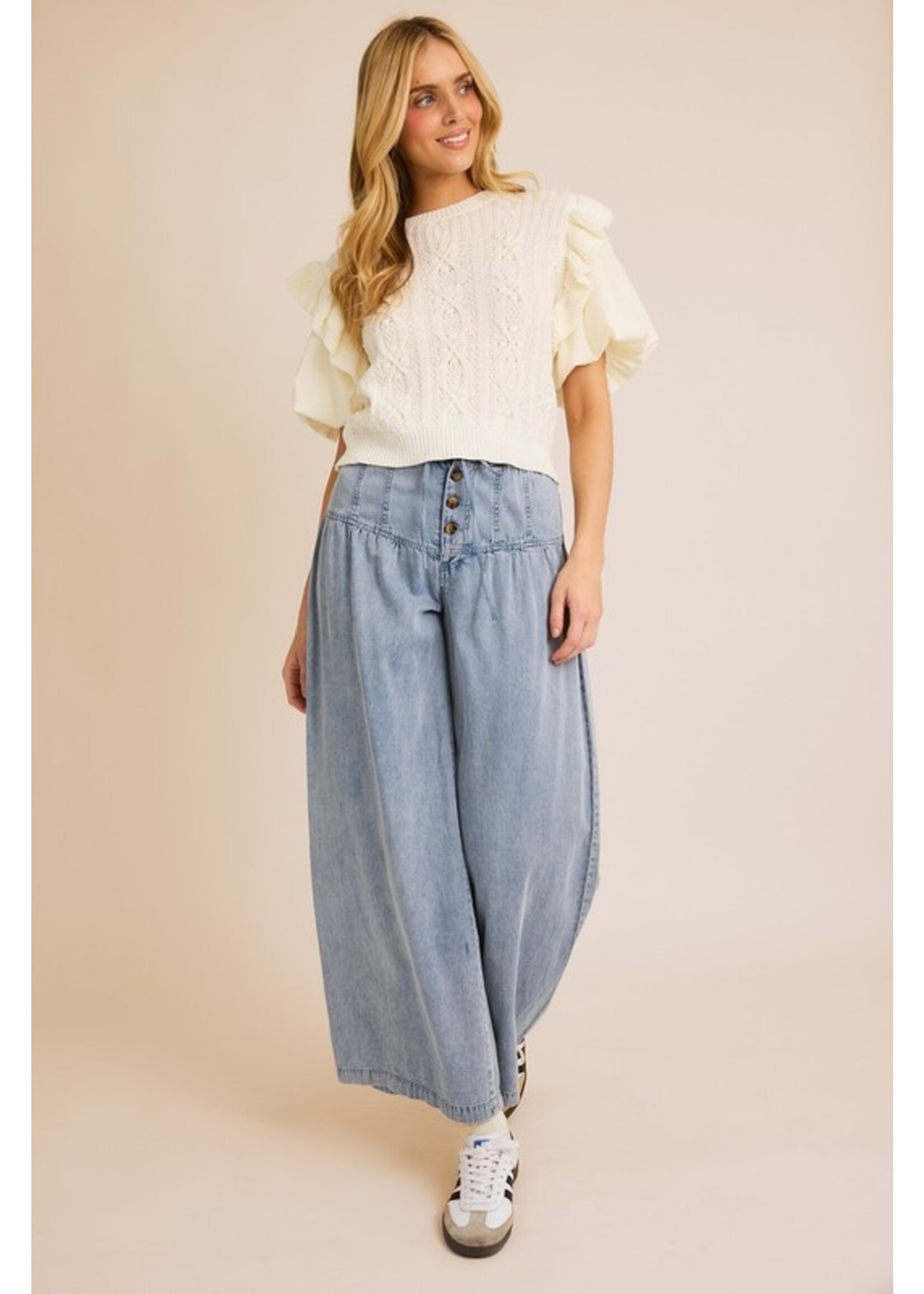 Knit Short Sleeve Sweater w/ Ruffle Sleeve Cream