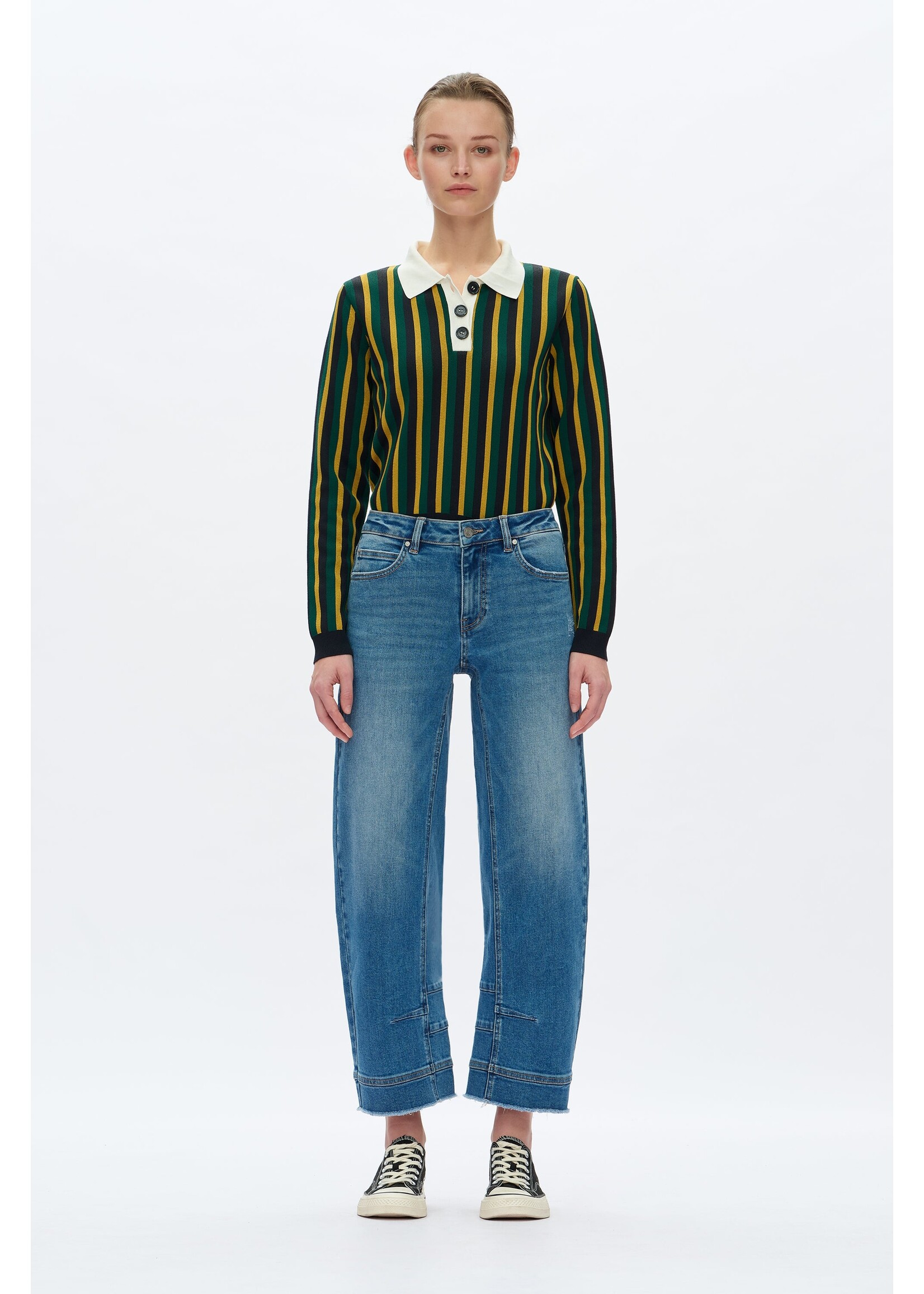 Brooke Mid Rise Barrel Leg Jean Medium Blue