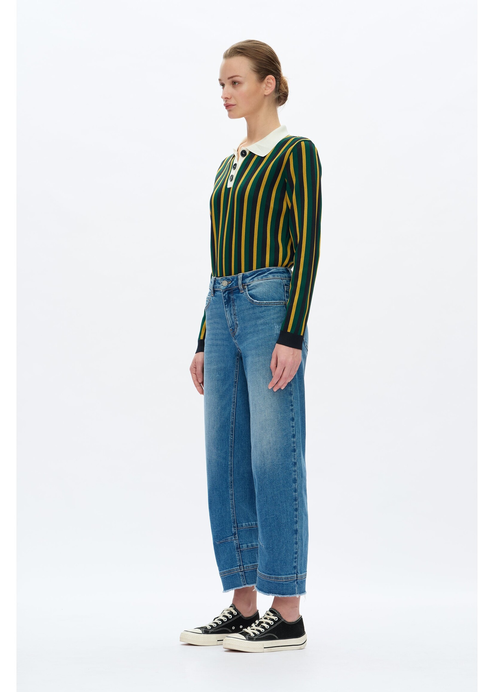 Brooke Mid Rise Barrel Leg Jean Medium Blue