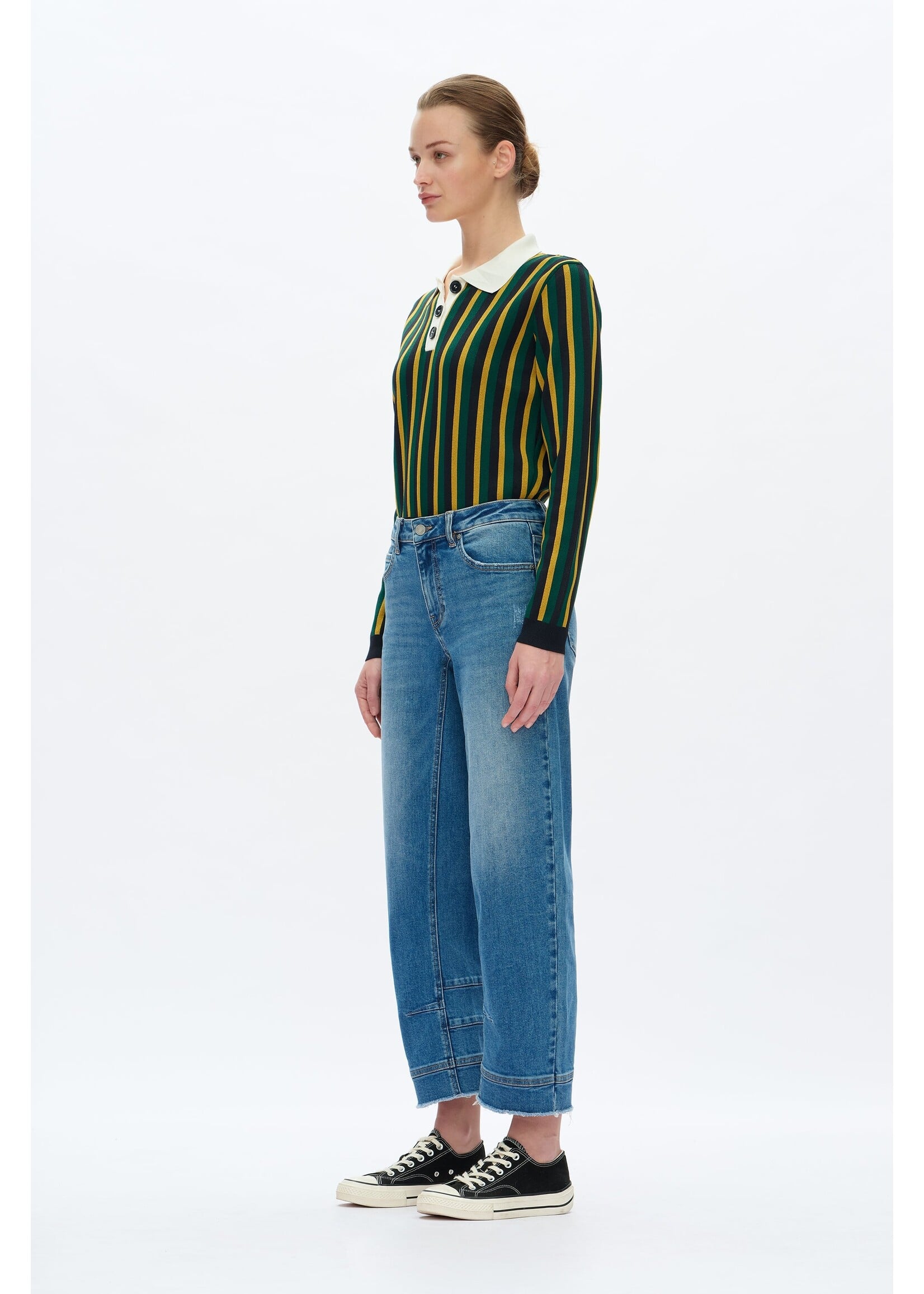 Brooke Mid Rise Barrel Leg Jean