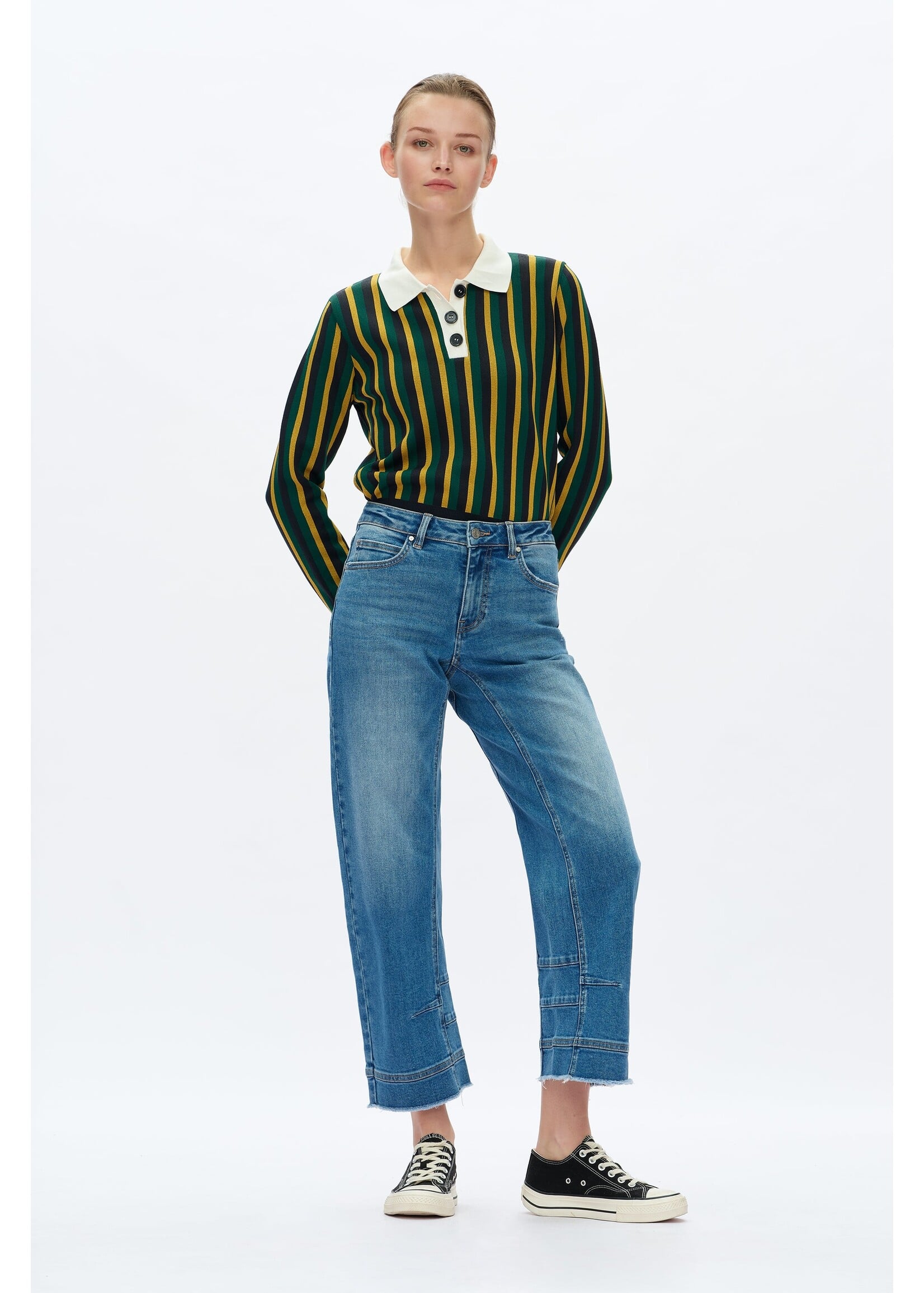 Brooke Mid Rise Barrel Leg Jean